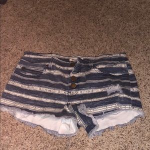 BILLABONG SHORTS!